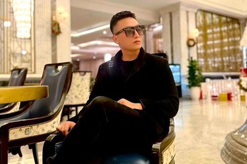 Du Địa - Em trai ca sĩ Du Thiên gây ấn tượng với vẻ ngoài điển trai, thư sinh