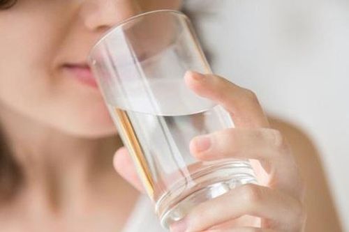 Thói quen uống nước gây hại cho cơ thể, thậm chí gây tử vong