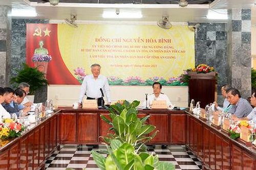 Chánh án Tòa án nhân dân tối cao Nguyễn Hòa Bình làm việc với Tòa án nhân dân 2 cấp tỉnh An Giang