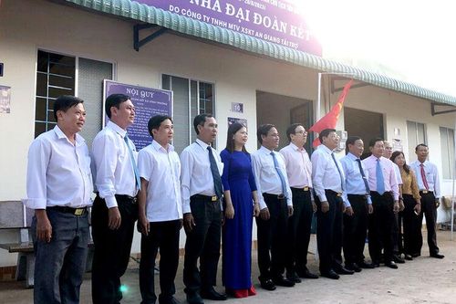 Khánh thành Khu nhà Đại đoàn kết ở xã Vĩnh Trường