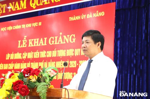 Xây dựng, đào tạo đội ngũ cán bộ thành phố có tâm, có tầm, có bản lĩnh