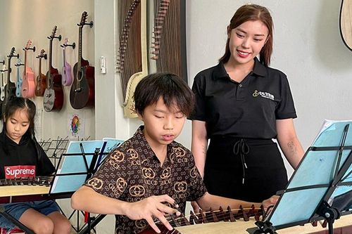 Tiếng cổ tranh phố núi