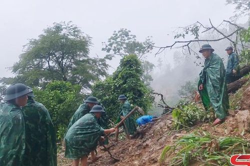Đồn biên phòng Mường Lèo tham gia khắc phục hậu quả thiên tai