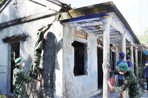 Dã ngoại làm công tác dân vận ở vùng giáo dân