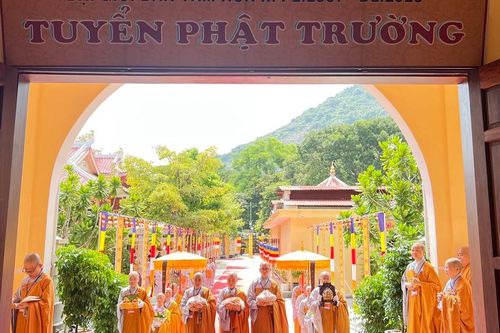 Đại giới đàn Tâm Hòa X: Giới sư Ni hướng dẫn giới tử Tỳ-kheo-ni cầu Chánh pháp với Đại Tăng