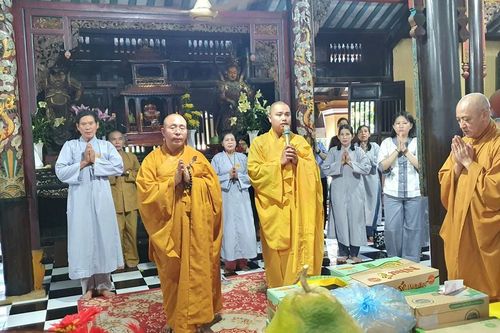 Chùa Quan Âm (TP.HCM) cúng dường trường hạ tại TP.HCM, Bình Dương