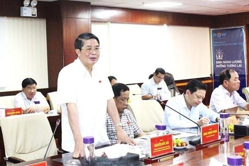 Phó Chủ tịch Quốc hội Nguyễn Đức Hải khảo sát tại Công ty Điện lực Dầu khí Cà Mau