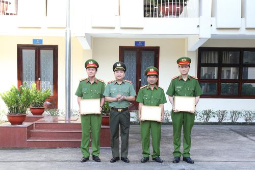Đồng Nai: Khen thưởng nóng 3 tập thể tham gia phá án nhanh