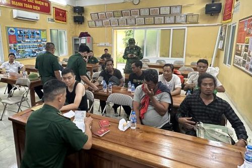 Cứu 7 thuyền viên nước ngoài gặp nạn trên vùng biển Hải Phòng