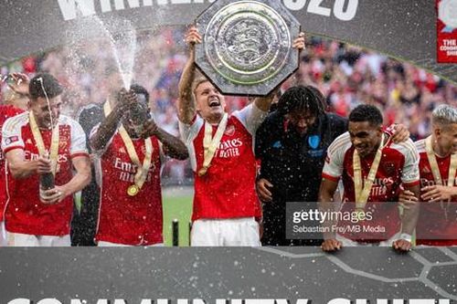 Arsenal giành Siêu cúp nước Anh năm 2023