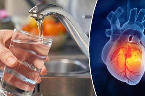 Vì sao uống quá nhiều nước cũng có thể gây chết người?