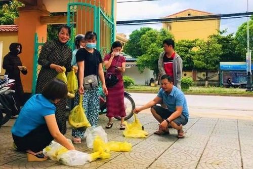Giáo viên, phụ huynh mua cá giúp thầy giáo chữa bệnh ung thư