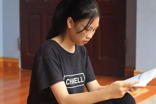 Nữ sinh nghèo mắc dị tật đạt 27.25 điểm, lo không có tiền vào đại học