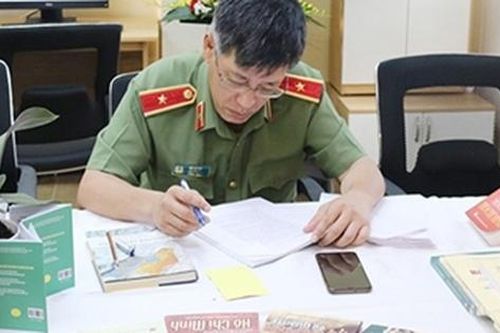 Đề xuất quy định về quản lý, sử dụng kinh phí biên soạn từ điển, bách khoa thư trong CAND