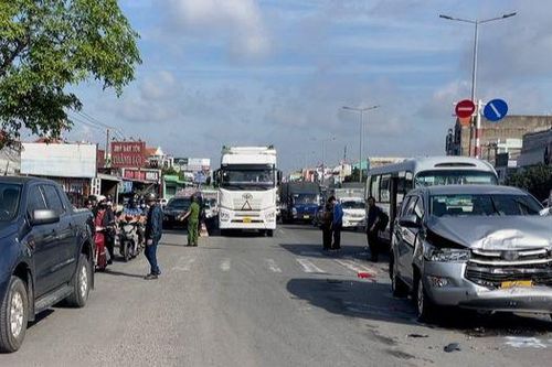 Tai nạn giữa 3 ô-tô trên quốc lộ 51, một người tử vong