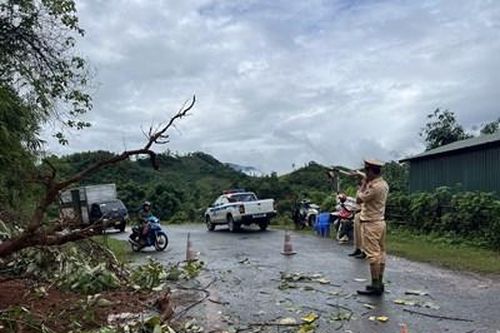 Điện Biên: Nhiều đoạn đường tại Mường Nhé bị sụt lở do mưa lũ