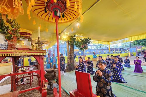 Khám phá nghề làm lọng cung đình Huế