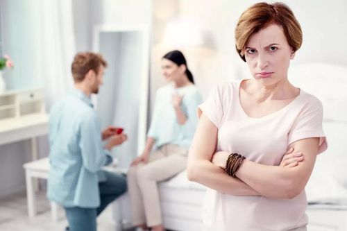 Cách chung sống hòa bình với mẹ chồng 'ghê gớm'