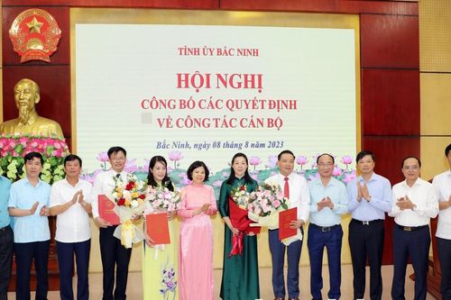 Bắc Ninh công bố các quyết định về công tác cán bộ