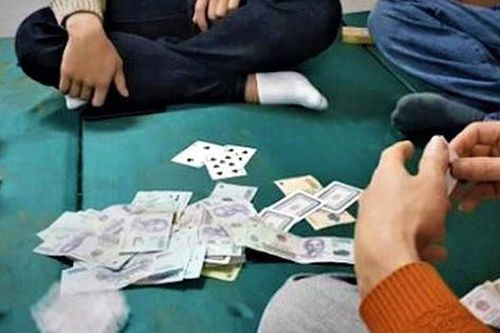 Bắt quả tang Phó Giám đốc Sở VHTTDL Thái Bình đánh bạc