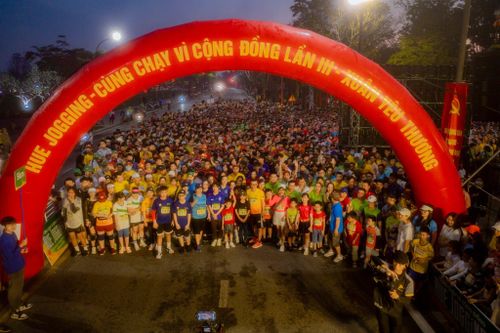 Hơn 5.000 người chạy vì cộng đồng với chủ đề 'Nâng bước em đến trường'
