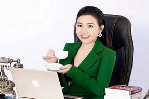 CEO Cao Thu Hoài vinh dự nhận danh hiệu Top 20 doanh nhân ảnh hưởng toàn cầu do Happy Women Leader Network tặng
