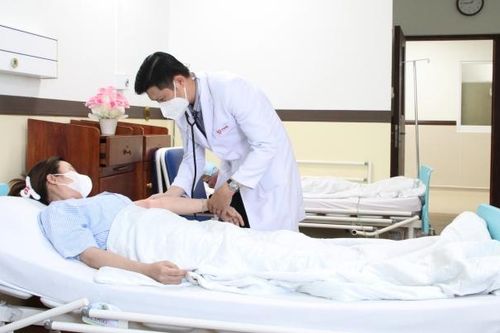 Bạc Liêu: Cứu sống nữ bệnh nhân bị sốc phản vệ do ong bắp cày đốt