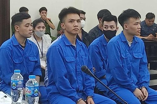 Thẻ tín dụng 'bốc hơi' 50 triệu, lộ ổ nhóm chiếm đoạt tiền qua thẻ