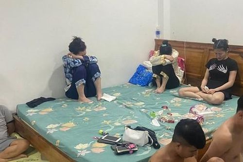 Bắt quả tang 10 dân chơi bay lắc trong bungalow ở Phú Quốc