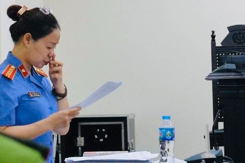 Phút lay động giữa phiên tòa và điều khiến nữ kiểm sát viên bật khóc