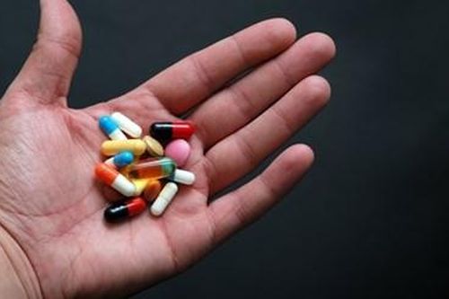Dùng thuốc giảm cân, một bé 13 tuổi ở Lạng Sơn phải nhập viện