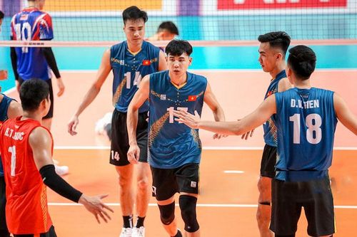 Nhiều tuyển thủ quốc gia dự Giải Bóng chuyền nam Công an Hà Tĩnh 2023