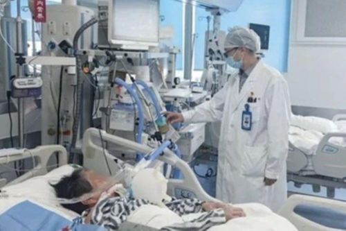 Ăn cơm rang trứng để qua đêm: Vợ tử vong, chồng ngộ độc nặng
