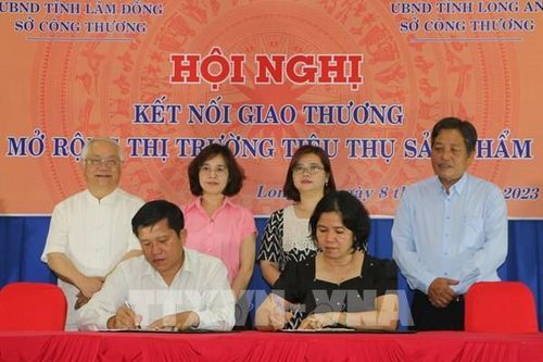 Long An mở rộng thị trường tiêu thụ sản phẩm với Lâm Đồng