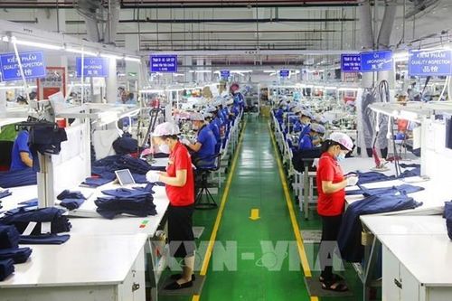 Các doanh nghiệp điện tử, giày da ở Bình Dương rục rịch tuyển mới hàng ngàn lao động