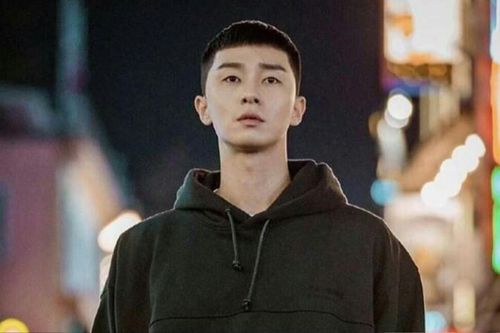 Park Seo Joon lên tiếng về hành động gây tranh cãi với người hâm mộ
