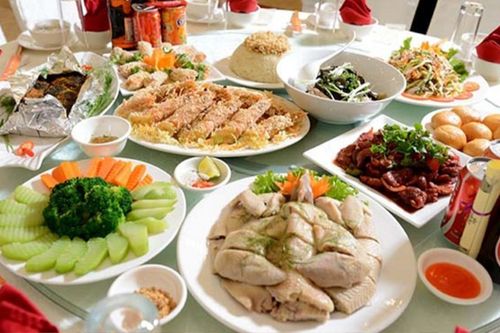Quảng Bình: Sau tiệc cưới với hơn 500 khách, cả làng đau bụng