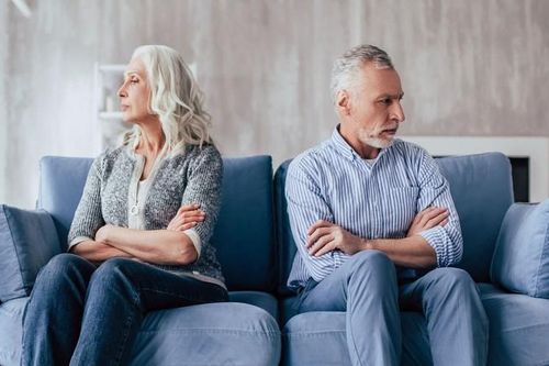 Xu hướng 'ly hôn tuổi hoa râm': Nhiều người già chọn sống một mình vào những năm cuối đời