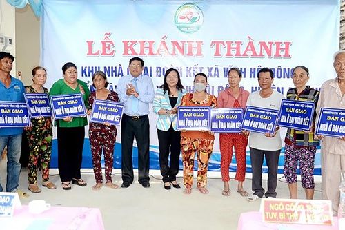 Xây dựng 'bốn tốt' ở huyện An Phú