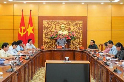 Thường trực Tỉnh ủy họp giao ban với các cơ quan chuyên trách tham mưu, giúp việc Tỉnh ủy