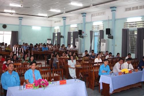 Liên đoàn Lao động thị xã Ninh Hòa: Bồi dưỡng lý luận chính trị và nghiệp vụ công tác công đoàn cho 220 cán bộ công đoàn cơ sở