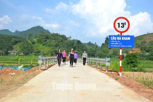 Chuyện vận động ở Nà Kham