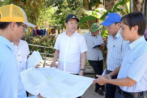 Phó Chủ tịch UBND tỉnh Hoàng Hải Minh phê bình địa phương chậm bàn giao mặt bằng