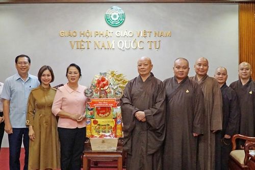 Chủ tịch Ủy ban MTTQVN TP.HCM thăm trường hạ Việt Nam Quốc Tự và Học viện Phật giáo VN tại TPHCM