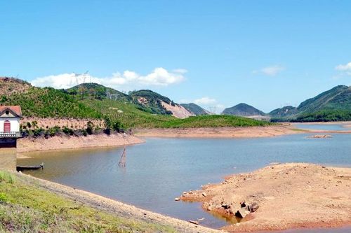 Thừa Thiên - Huế: Kiểm tra an toàn hồ đập thủy lợi trước mùa mưa bão