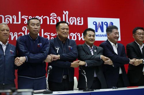 Thái Lan: Đảng Pheu Thai lập liên minh mới