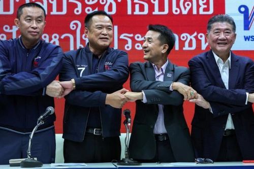 Đảng Pheu Thai tuyên bố thành lập liên minh mới