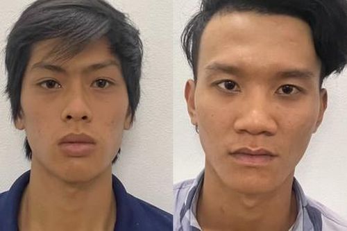 Bị nhắc nhở vì nẹt pô xe, 2 thanh niên vác dao đến đập phá nhà dân