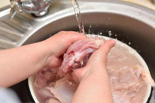 Những loại thực phẩm không nên rửa trước khi chế biến