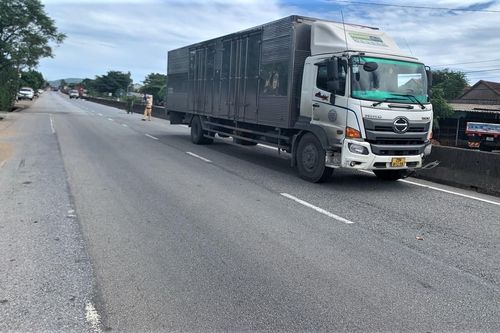 Nữ công nhân đường bộ ở Hà Tĩnh bị xe tải tông chết